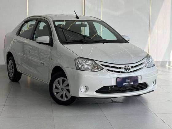 TOYOTA ETIOS 1.5 XS 16V FLEX 4P MANUAL TOYOTA ETIOS 1.5 XS 16V FLEX 4P MANUAL
